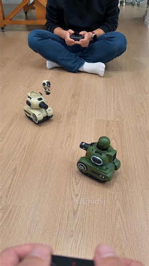 Turn your living room into a mini battlefield! Two tanks, two controllers — endless fun for kids and parents. Safe infrared play, no mess, no danger! | Razunoth | Facebook