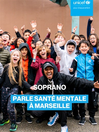@Soprano parle #santémentale avec des élèves à #Marseille ! 💙 Après un atelier de sensibilisation mené par nos équipes, les élèves ont rencontré Soprano, ambassadeur de l’UNICEF France et parrain de la 7ᵉ édition de la Consultation nationale. Un échange simple, authentique et bienveillant, guidé par les questions préparées par les enfants autour de leur #santémental. 📢 Pour participer à la Consultation nationale et faire entendre la voix des enfants et des jeunes de 6 -18 ans 👉 [lien en bio] 