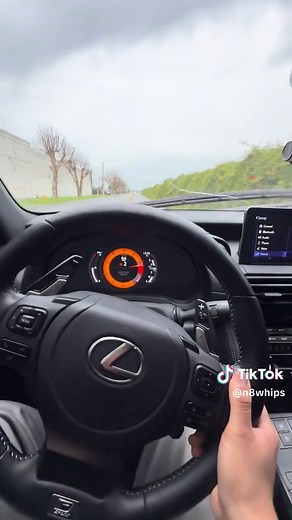 Exploring the Lexus 5.0L V8 Performance