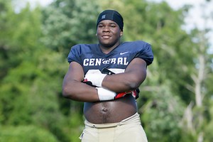 Georgia intrigues Peach State defensive end Prince Che