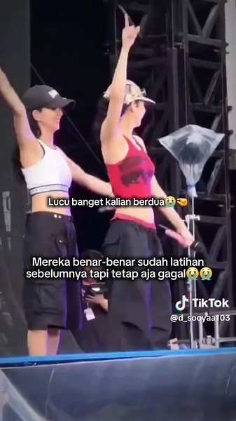 Jisoo and Jennie's Best Moments Together