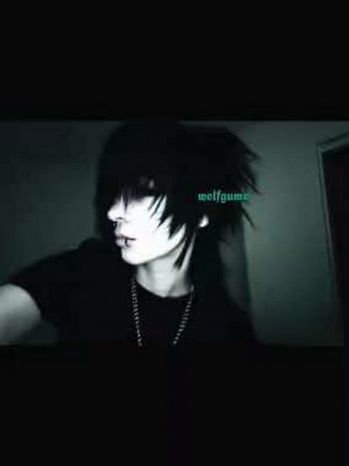 Exploring Emo Hairstyles for Guys: Trendy Looks