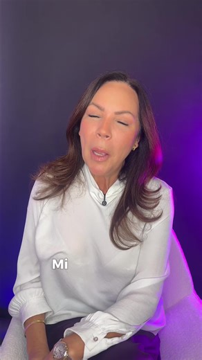 Esto no es una clase. Es el punto donde se te acaban las excusas. Esto es lo que vas a vivir en las 3 clases de Reprográmate… En Reprográmate vas a entender cómo funciona tu mente, cómo se activa tu autosabotaje y cómo romper patrones que hoy te están frenando. No es motivación vacía. Es transformación real con base científica. No más postergar tu bienestar. No más repetir la misma historia. Inscríbete GRATIS a REPROGRAMATE y rompe esos patrones de una vez por todas. Comenta REPROGRAMATE y te en