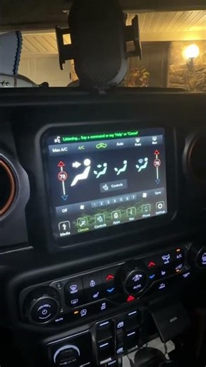 Voice command you gladiator's temperature #jeeplife #jeepenthusiast