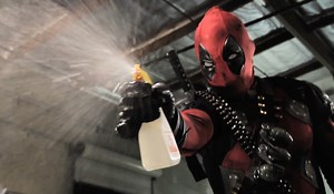 DEADPOOL vs BATMAN - LIVE ACTION BATTLE - follow for more | Bat in the Sun