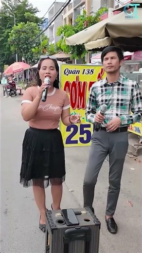 Tình Thắm Duyên Quê - Cặp Đôi Song Ca Đường Phố Khiến Nhiều Người Mê | Hà Hương ft Xuân Hoà #shorts