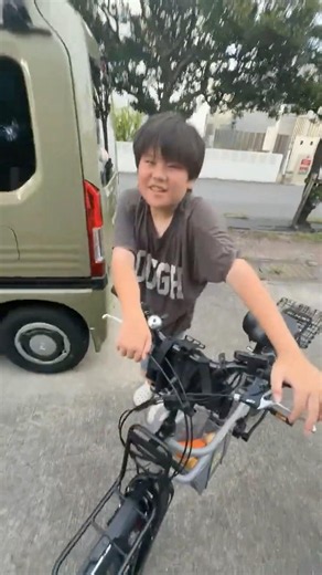 I thought I was doomed after forgetting my reusable bag... but this e-bike was a total lifesaver lol