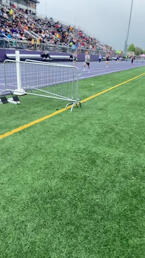 200 hurdles state track @Hongde 🦹‍♂️ #track #hurdles #state #jesusisking