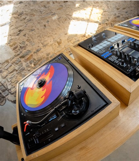 DJ Transitions: Are They Stage-Worthy?