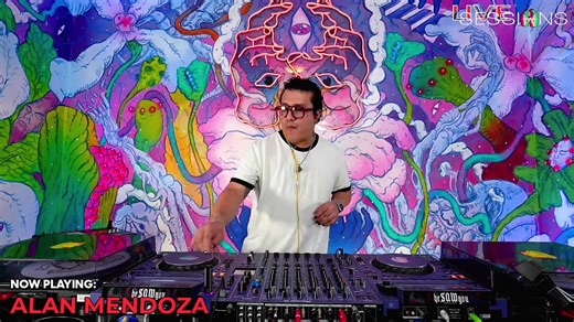 IG: @alan_mendozadcm Bajos sólidos, transiciones quirúrgicas y un flow que domina la cabina. Residente en Sublet Disco 🎧 El sonido que carga la noche y rompe la pista, aterrizando a la cabina de heSAWyou. TRACKID: Sharam Jey & Tennage Mutants - Understand Me! 🎥 Full session en YouTube 👁️ @hesawyou_podcast #heSAWyouPodcast #HouseMusic #DeepHouse #OpenFormat #ElectronicMusic