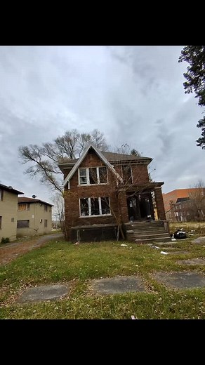 8.3K views · 130 reactions | 18054 Pelkey St Detroit MI ️ Would you buy this property on the east side of Detroit for $1000? 樂 Available for purchase starting 11/24/25 via auction at buildingdetroit.org  Follow to see more Landbank properties every week  #detroit #michigan #buythecityback #detroitrealestate #eastside buythecityback.com | Buy The City Back | Facebook