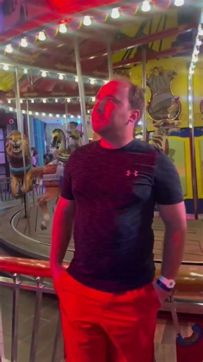 Subirse a un Carrusel en un crucero? #royalcaribbean