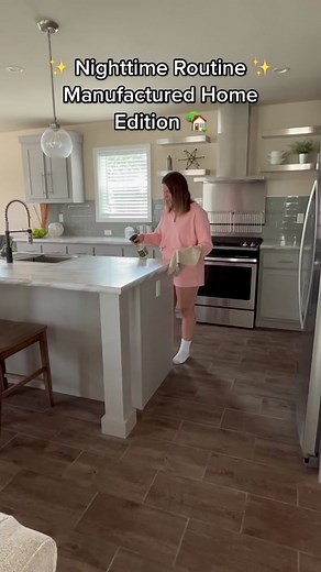 Charlie’s living her best life in an affordable, attainable, and not to mention BEAUTIFUL home from Champion! #manufacturedhomes #modernmobilehomes #factorybuilthousing #mobilehomes #hometour #mobilehometour #prefab #hometok #casasmoviles