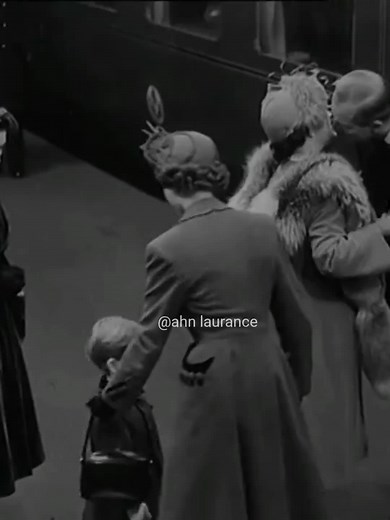 He would stare like that when he saw princess Diana and prince Philip #princessmargaret #princephilip #princessdiana