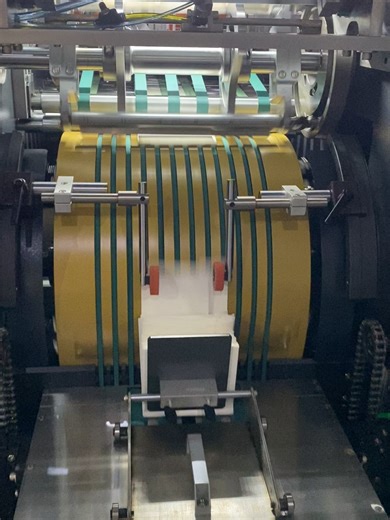 Rokin V bottom paper bag machine with speed 580pcs/mins, We are manufacturer of v bottom paper bag machine, square bottom paper bag machine, full automatic paper bag machine with twisted & flat handle, sheet feeding paper bag machine, etc related paper packaging machine. You are most welcome to contact us : #WhatsApp / #WeChat : 8613511491856 #Email : yuri@rokinmachine.cn #Website : www.rokinbagmachine.com #Facebook : @yurirokinpaperbagmachine #Tiktok : @rokin_paperbagmachine #Instagram : @rokin