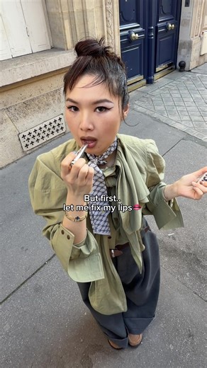 can you wait a sec? I need to touch up my lips | Lip Makeup