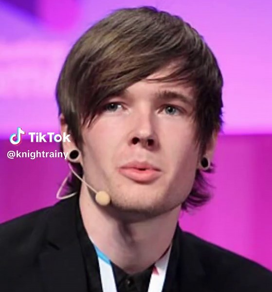 ayo whats he saying dantdm is da goat, i rated his face with faceiqlabs, code