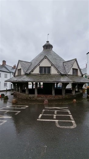 Rainy Morning on Dunster High Street | Scenic Village Views | March 2022