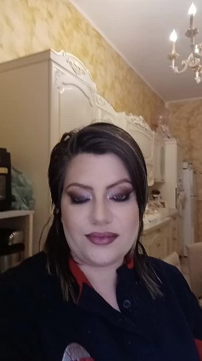 Engaging Kitchen Monologue with Casual Vibes