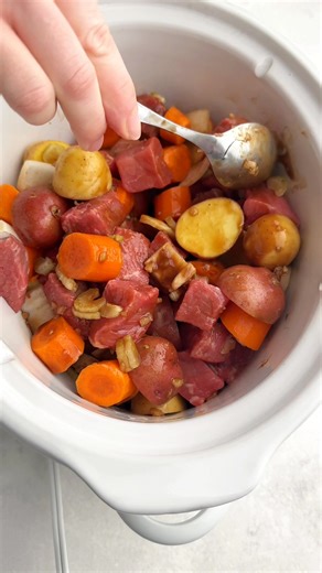 You’re gonna love this set it and forget it crockpot recipe! | The Recipe Rebel