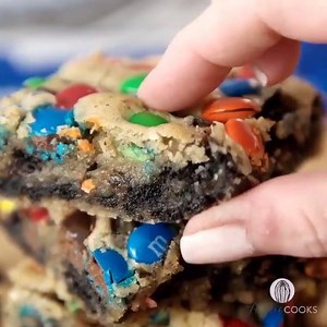 83K views · 866 reactions | Loaded M&M Oreo Cookie Bars from Averie Cooks! https://www.instagram.com/p/BJVZfPygzV8/ | Party Panda Party | Facebook