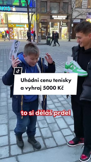 Dneska bereme do ulic naši nejdražší tenisku Louis Vuitton Air Force, věděli byste cenu? 😎 #sectionprague #sneakers #tenisky #fyp #czech