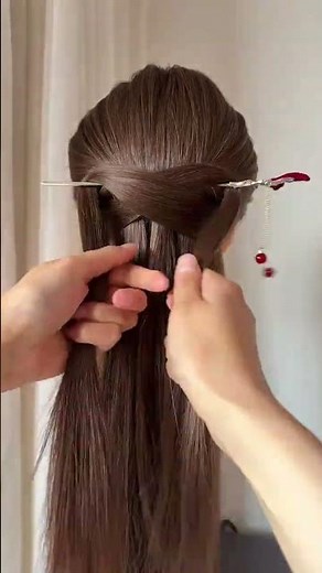 Elegant New Chinese Half-Tied Hairpin Updo Tutorial - Quick & Stylish