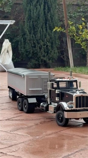 1/16 Semi Grain Hopper Trailer