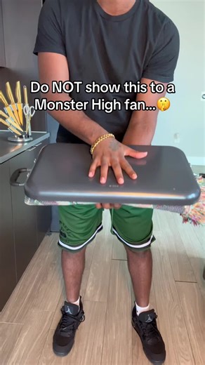 Monster High Fans Unite: Clawdeen Wolf & Draculaura!