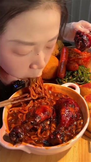 EATING CHEESE BALL WITH NOODLES 🍜 🍗#asmreating #mukbang #mukbanginternational #koreanfood #shorts