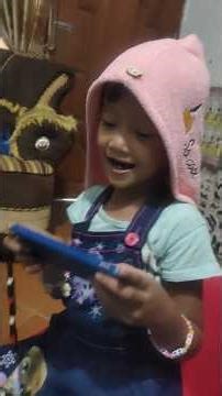 kak Izam ama dek Zahira lagi asyik mainan hp ⁉️ #funny #memes #cute #shorts