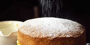 Almond and apricot cake