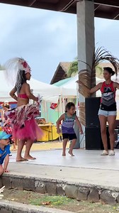 Kick off your Saturday at the Punanga Nui Market! 🍍🛍️ Immerse yourself in vibrant 'ura (dance) performances 💃🎶, soak up the island vibes ☀️🌴, and enjoy free entertainment with the community. Who’s joining us this weekend? 👋😊 | Cook Islands