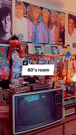 Transforming a Spare Bedroom into an 80's Retro Haven