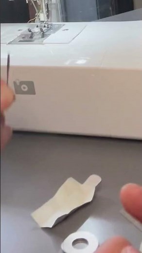 Changer une aiguille de machine à coudre domestique