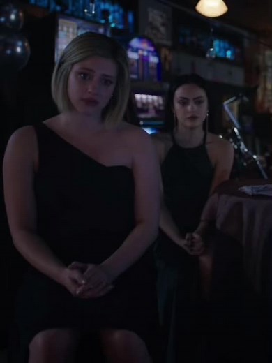 Heartbreaking Moment in Riverdale Season 6 | Who Does Veronica End Up With?