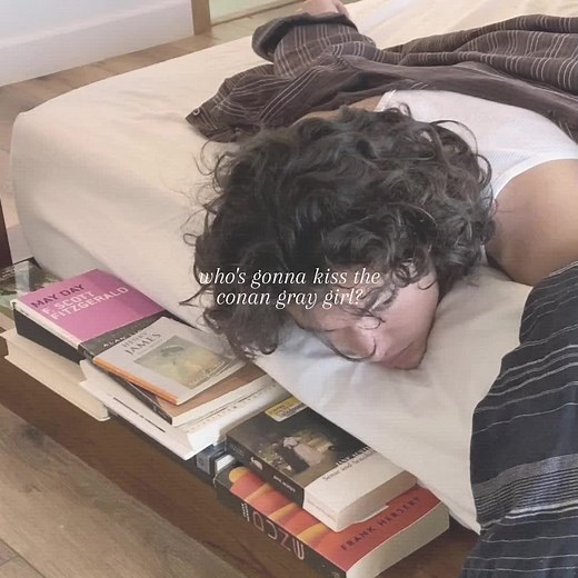 girls written by conan >