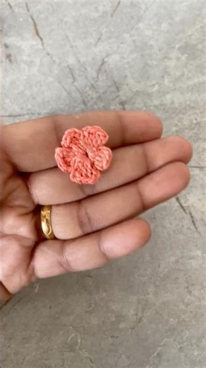 Crochet mini appliqué series - mini flower appliqué #crochet #tutorial #flower