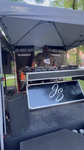 Ron Carroll - Jus Muzic Fesuval 2025 - Washington Park - Chicago, IL I do not own any rights to any of this music. #chicagohousemusiccultural #housemusicchicago #chicagohousemusicgroup #HouseMusicCommunity #chicagohousemusic #HouseMusicAllLifeLong #househeadsunite #lisacalloway #househeads #HouseHeadsOnly #ChicagoHouseHeads #Chicago #housemusic #HouseMusicAllNightLong #HouseMusicDjs #HouseMusicDancers #ForTheLoveOfHouse #HouseMusicDancer #ChicagoHouseMusicCulture | Lisa Calloway