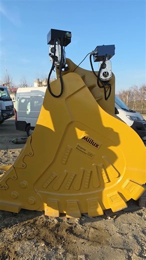 Machining the bucket bores of a excavator #borweld #lineboring #wytaczarka #machining #bucket