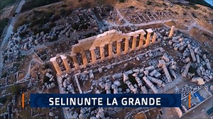 Il Parco Archeologico di Selinunte e Cave di Cusa, nella #Sicilia occidentale, è uno dei più vasti d’#Europa: 270 ettari, una ventina di templi, una gran quantità di reperti. Una nuova campagna di scavi si è concentrata nella zona dell’agorà dell’antica colonia greca. Al lavoro ci sono giovani archeologi francesi, tedeschi e italiani, in una preziosa collaborazione internazionale. “Selinunte la grande” è il titolo del servizio di Antonio Esse Sansonetti andato in onda a #Mediterraneo, la rubrica