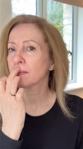 The One Point Above Your Lip fir Mouth Lines #thefascialiftmethod #MouthLines #FasciaRelease 🌿