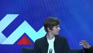 32K views · 463 shares | Entrevista con Freddie Highmore en Madrid anoche en el evento de AXN España. 25 de Marzo. | Freddie Highmore Spain | Facebook