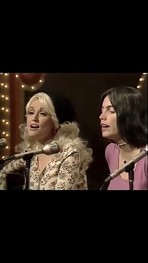 Dolly Parton, Emmylou Harris, Linda Ronstadt perform “Bury Me Under the Weeping Willow” #shorts
