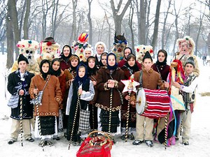 Colinde de Crăciun în versuri. Top 10 cele mai frumoase colinde românești