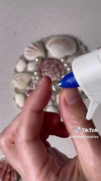 DIY Mermaid Mirror - Shell Mirror Decorating Ideas