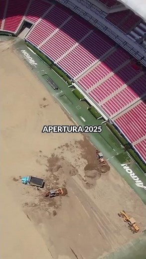 ¡DE PRIMER MUNDO! El Estadio Akron cambia de césped rumbo al Mundial del 2026