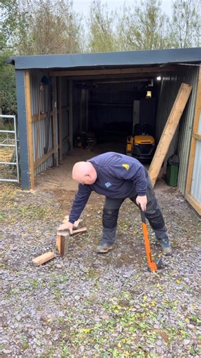 How to cut bugs like a pro farmer Al #Alsfarm #AllenHart | Allen Hart