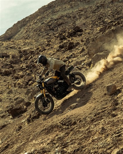 Nacidas para derrapar 🤟 ¿Cuál es tu Scrambler? Sea cual sea, todas te harán disfrutar con su espíritu aventurero, su rendimiento, un diseño elegante y el carisma más auténtico. Configura tu Triumph Scrambler 😉⁣ https://bit.ly/3LA0VaL #ForTheRide #TriumphMotorcycles #ModernClassics #Scrambler #TriumphUnleashed2026 | Triumph Motorcycles