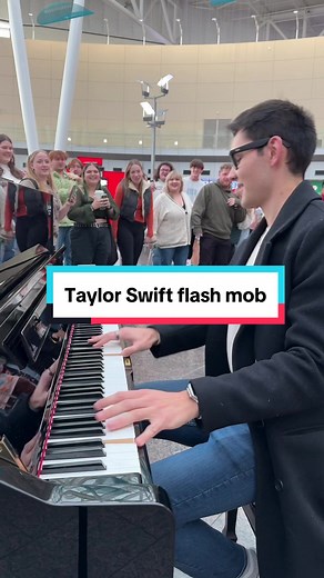 Taylor Swift Flash Mob at Indianapolis Airport